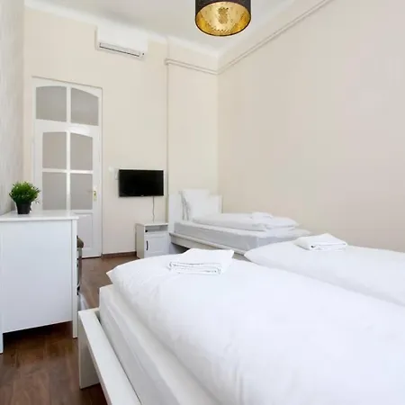 Apartment Premium By Hi5-vaci Str. 3 Bedroom