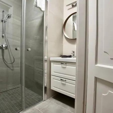 Premium By Hi5-vaci Str. 3 Bedroom Apartment