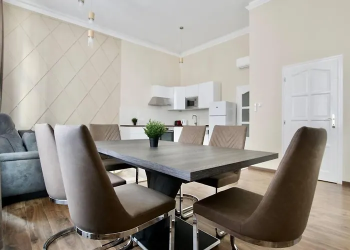 Premium By Hi5-vaci Str. 3 Bedroom *